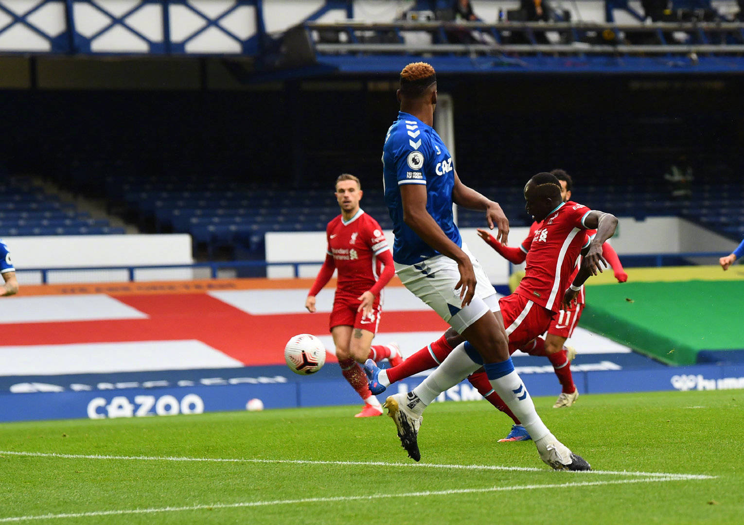 艺术家对多 艺术家对多